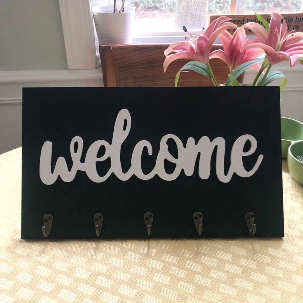Wooden Welcome Key Holder Wall Sign w/ 5 Key Hooks